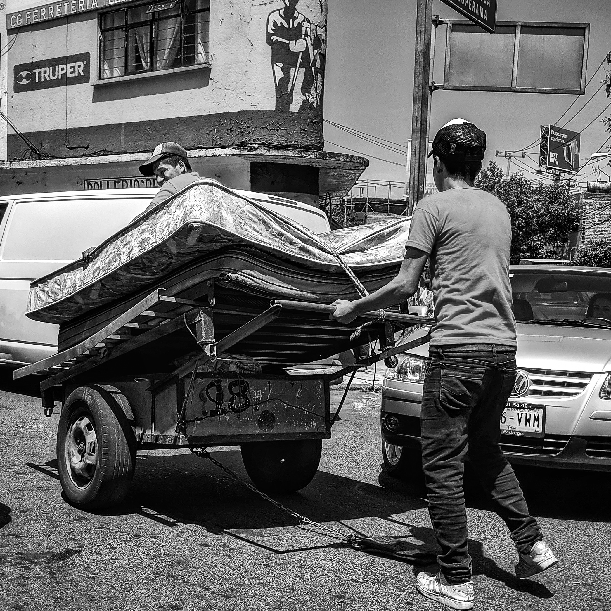 Poetry: “Cars”, Featuring Image: “En El Trafico”